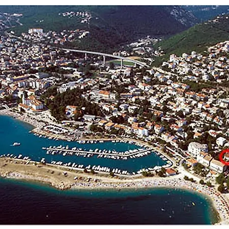 Apartment Crikvenica Car Exterior photo